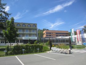 Neubau im Hintergrund - 2017