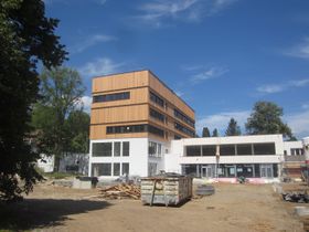 Neubau mit neuem Verbindungsbau - 2017