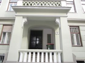 Das Portal von Prangelgasse 6 (Fotos Laukhardt 2011)