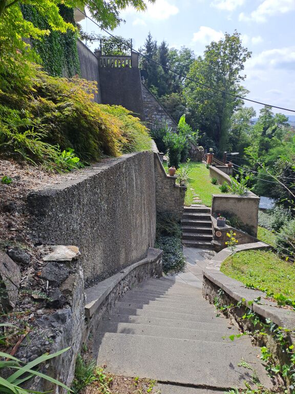 Datei:Weg zum Reinerkogel 14, Terrassen.jpg