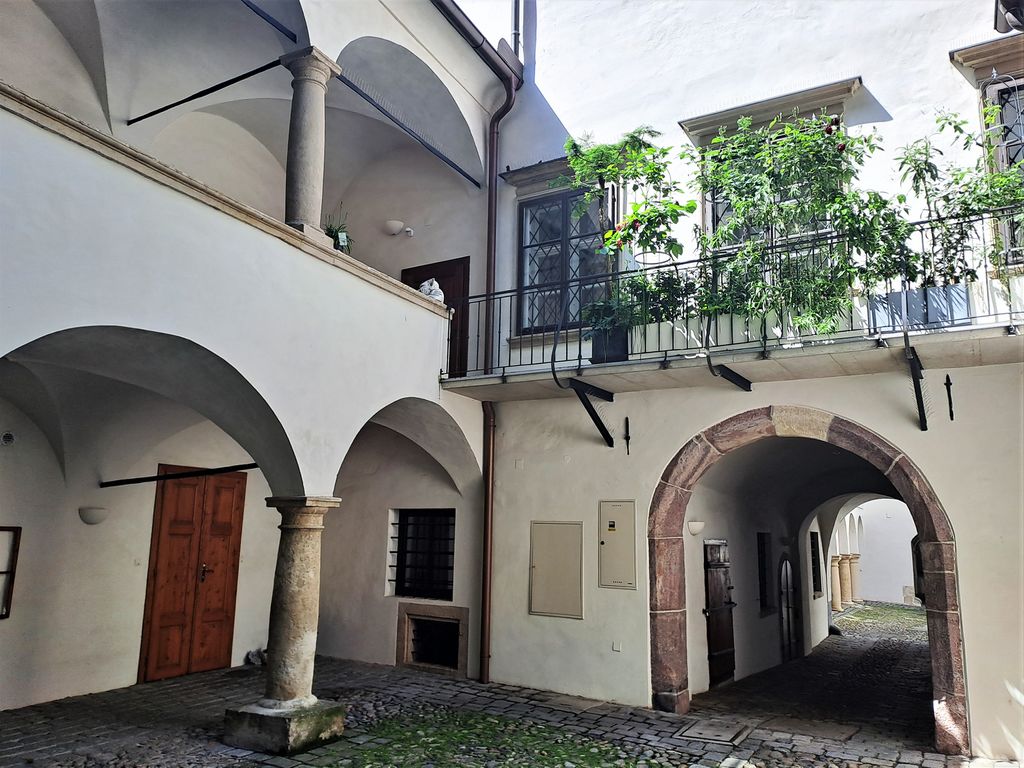 Datei:Bürgergasse 3, 2. Hof - Kopie.jpg