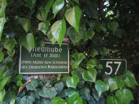 Schild beim Eingang - 2019