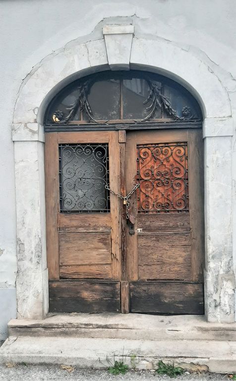 Datei:Karlauer Straße 46, Tor.jpg